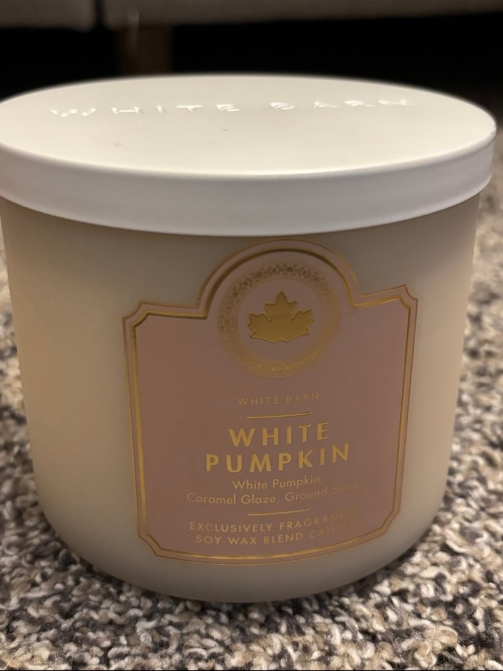 white barn bath and body works white pumpkin candle